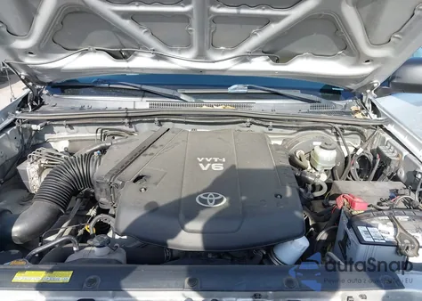 2011 Toyota Tacoma Prerunner V6 z USA, uszkodzony, nr VIN 3TMJU4GN2BM110694